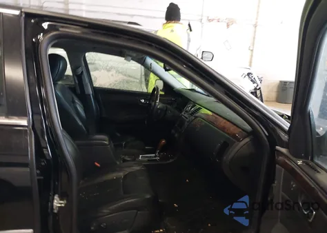 2011 Cadillac Dts Premium Collection z USA, uszkodzony, nr VIN 1G6KH5E66BU115440